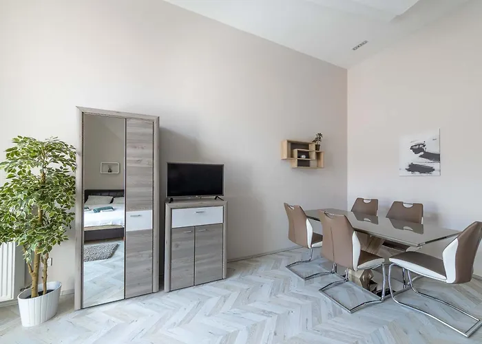 Eagle-eye Downtown By Souperapartments Apartament