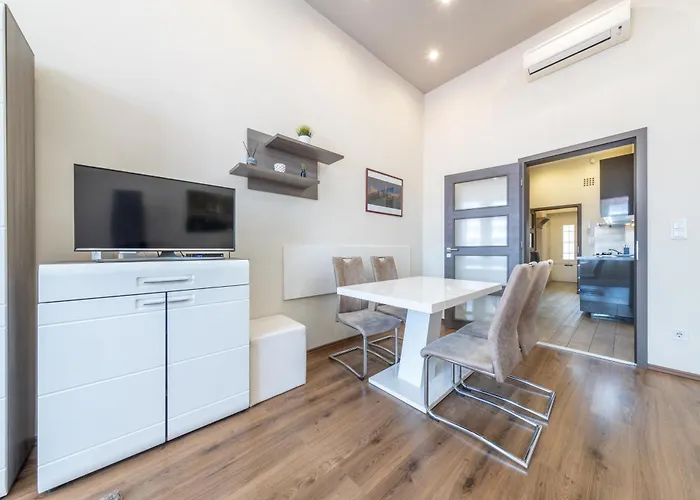 Eagle-eye Downtown By Souperapartments Apartmán *